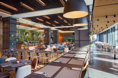 餐廳, Q Hotel Plus Wrocław Bielany (Q Hotel Plus Wroclaw Bielany) in 比拉尼-弗羅茨拉夫斯基