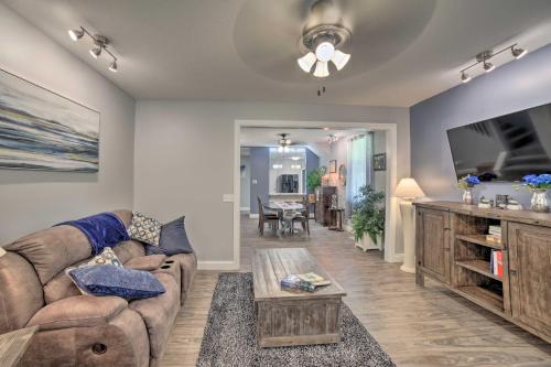 Spacious Fort Wayne Condo with Porch and Storage!