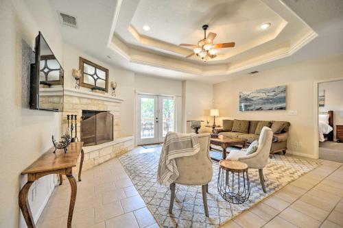 Luxe Canyon Home Decks, Hot Tub and Lake Views in Canyon Lake, USA