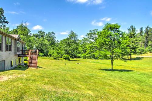 Sunny Wisconsin Dells Apartment with Deck and Fire Pit