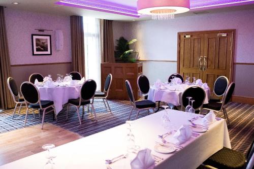 Busby Hotel - image 3
