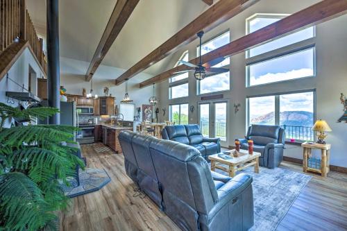 Hot Tub & Mtn View! Cripple Creek Retreat - Florissant, CO