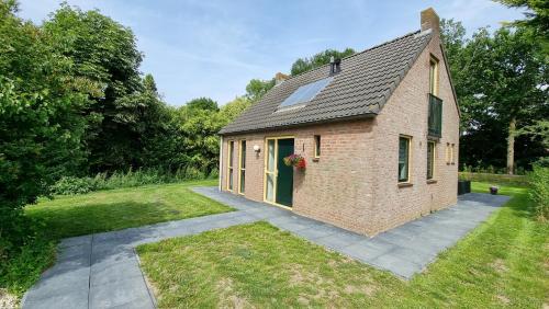  Recreatiewoning Maas en Waal 72 in Ewijk