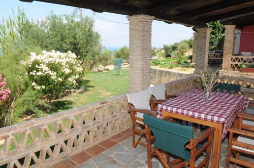 2 bedrooms, 4 beds