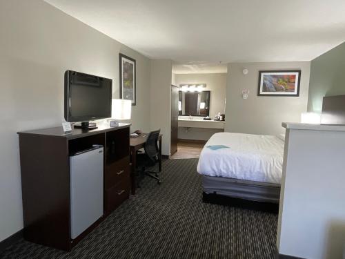 Clarion Inn & Suites Cedar City Gateway to National Parks - image 40