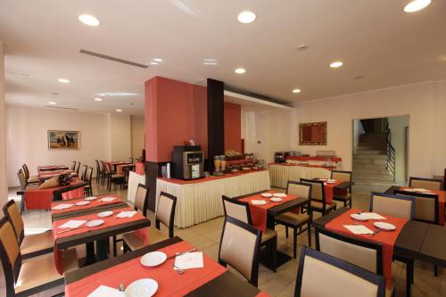 Hotel Cavour - main image