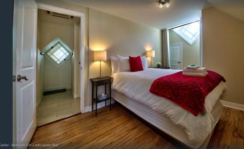 Superior Two-Bedroom Apartment image 6