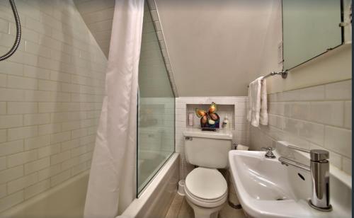 Superior Two-Bedroom Apartment image 1