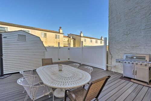 Brigantine Townhome Near Beaches & AC Casinos in บริกันทีน (NJ)