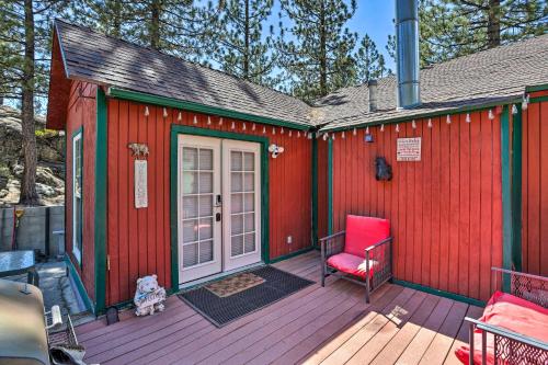 Cozy Big Bear Cabin with Decks - Walk to Lake!