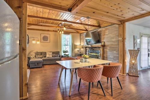Big Bear Cabin Close to Lake, Trails and Village! in Big Bear Lake, USA