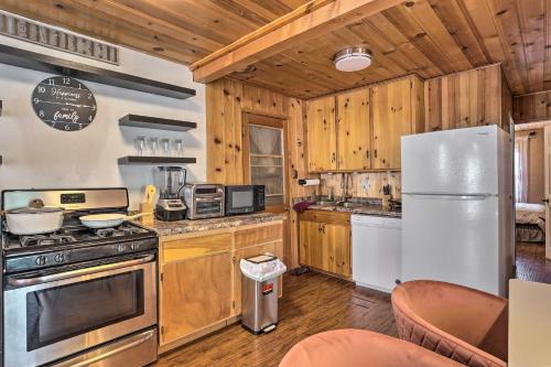 Cozy Big Bear Cabin with Decks - Walk to Lake!