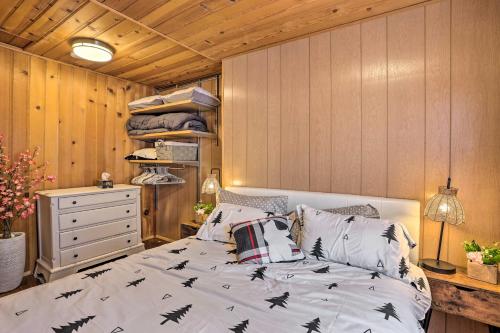 Cozy Big Bear Cabin with Decks - Walk to Lake!