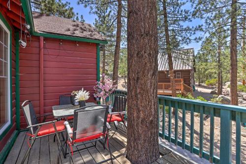 Cozy Big Bear Cabin with Decks - Walk to Lake!