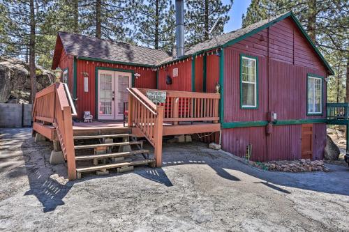 Cozy Big Bear Cabin with Decks - Walk to Lake!