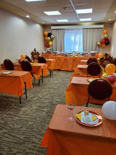 Comfort Suites Columbia Northeast - Fort Jackson image 2