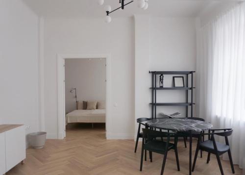 Apartament No.4