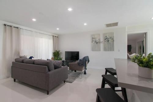 Dania Beach Beauty 3BR with Hot Tub in Fort Lauderdale, USA
