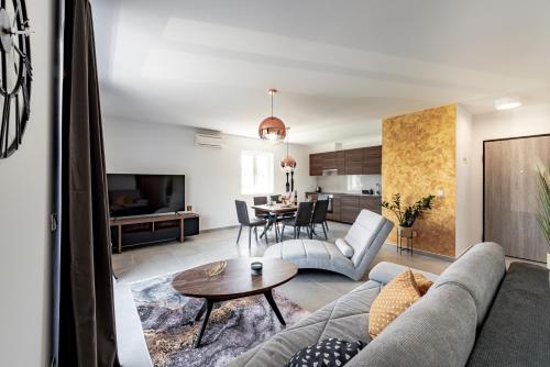 Villa Gold Residence 1 2
