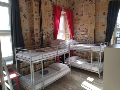 Hostel Oliwka - Metro Świętokrzyska – Warsaw, VT