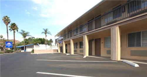 Raincross Hotel – Riverside, CA