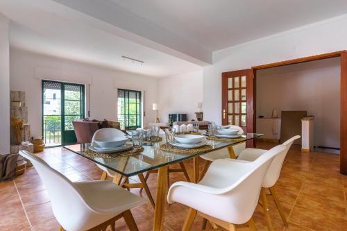 บริการและสิ่งอำนวยความสะดวก, Santa Luzia in อัลเคเซอ โด ซาล