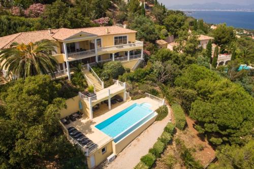 Villa Montecarlo with stupendous view overlooking sea - Location, gîte - Roquebrune-sur-Argens