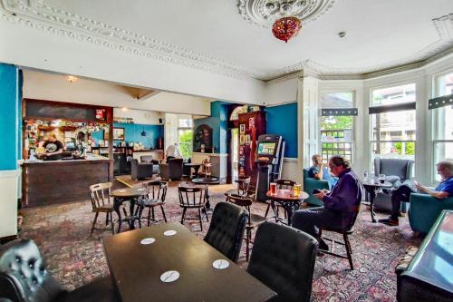 Guest House @ The Bear - image 7