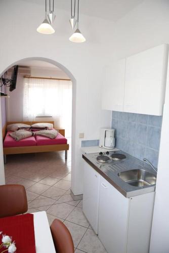 Apartments with a parking space Vodice - 6178 - image 14