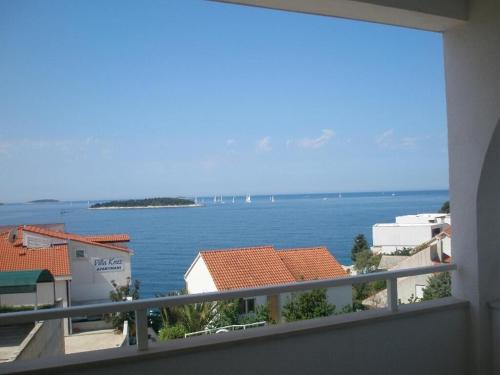 Apartments by the sea Primosten - 15704 - image 13