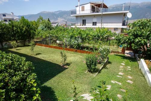 WOODEN HOUSE IN IOANNINA