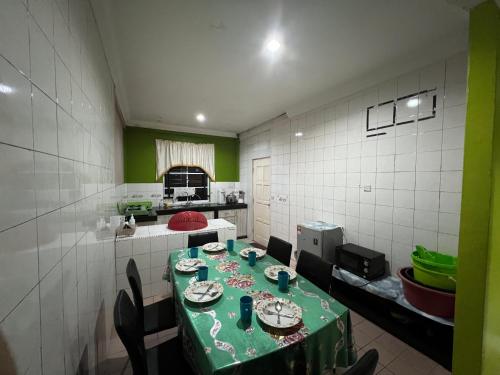 Hanif Homestay near VH Green Nature Park