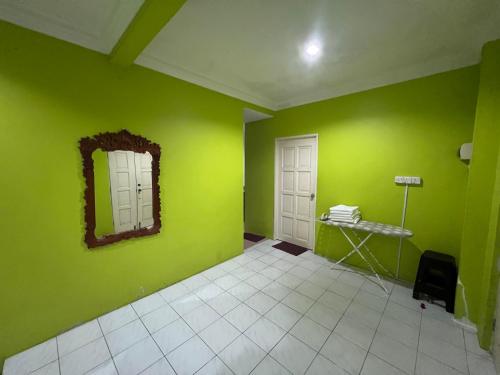 Hanif Homestay near VH Green Nature Park