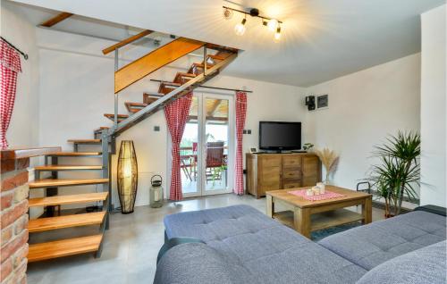 Amazing Home In Nova Diklenica With Sauna in Leticani