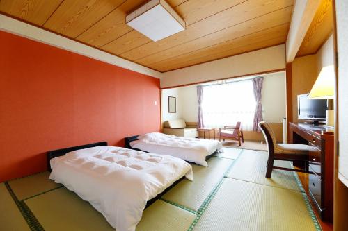 Japanese-Style Room with 3 Single Bed and 1 Sofa Bed - Non-Smoking