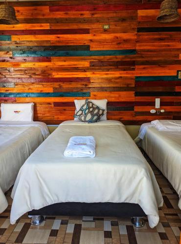 3 twin beds