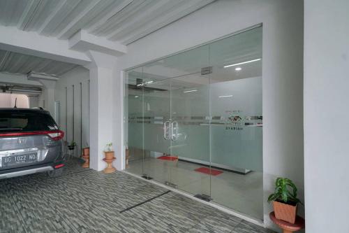 Urbanview Hotel Bari Syariah Palembang By RedDoorz