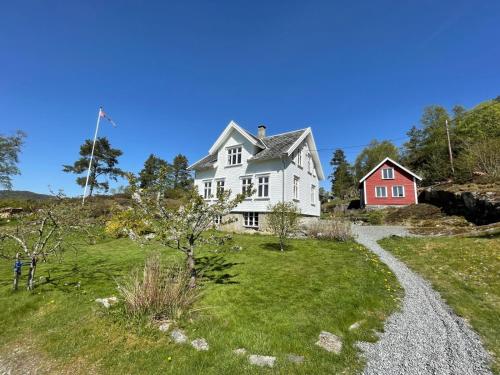 Charming small farm by the fjord - Chalet - Jelsa