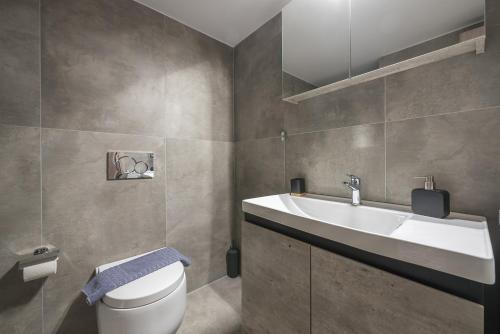 Elegant Mavili Suite by CloudKeys - image 4