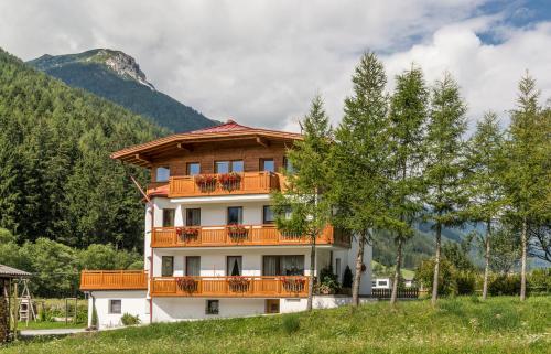 Ottohof - Feldblick - Apartment - Colle Isarco