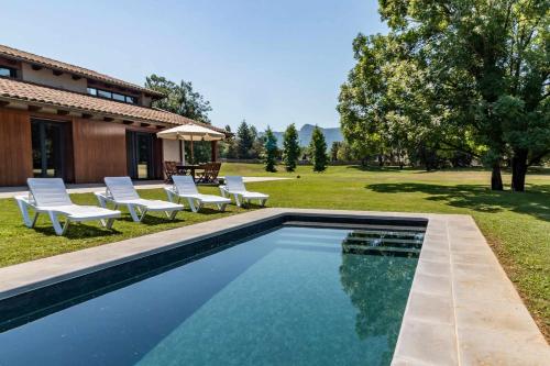. La Solfa casa aislada con piscina y jardín