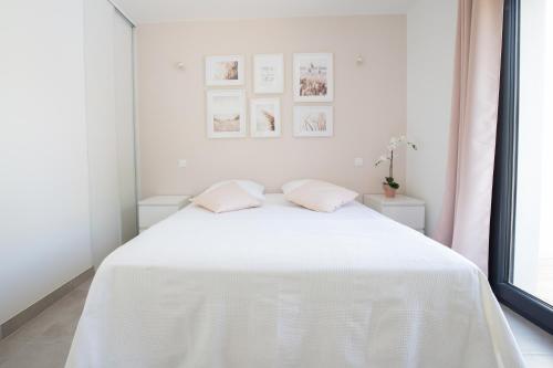 2 bedrooms, 4 beds