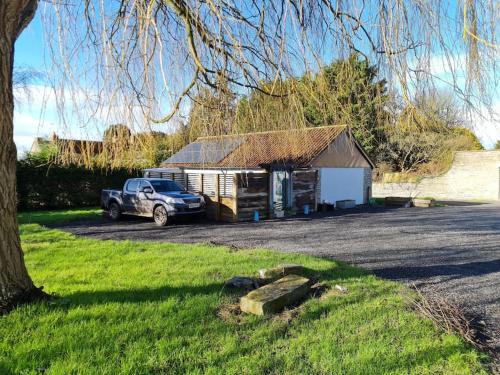 The Little Cottage - Peaceful, Dog Friendly Cottage in 5 Acres in West Pennard