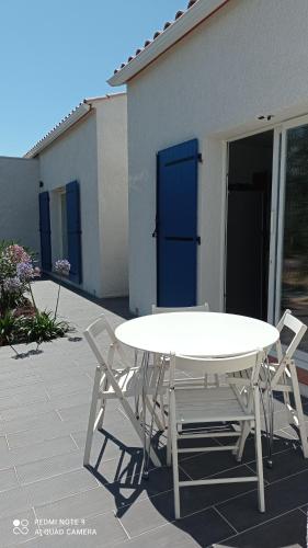 Gîte à l'ombre de l'olivier gîte à louer Golf Amélie Falgos