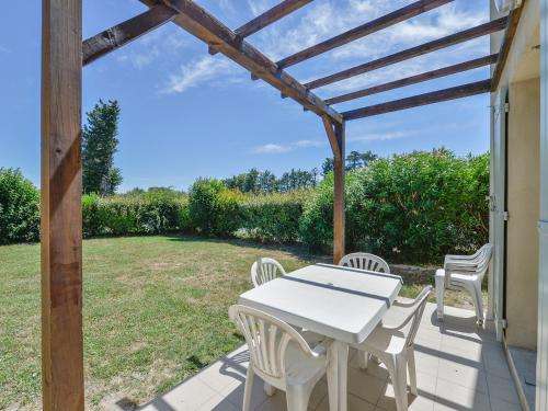 3 bedrooms, 5 beds