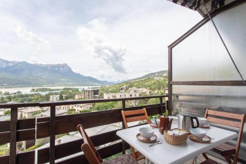 Le Mirador - Studio avec balcon Vue Lac et Montagnes - Location saisonnière - Embrun