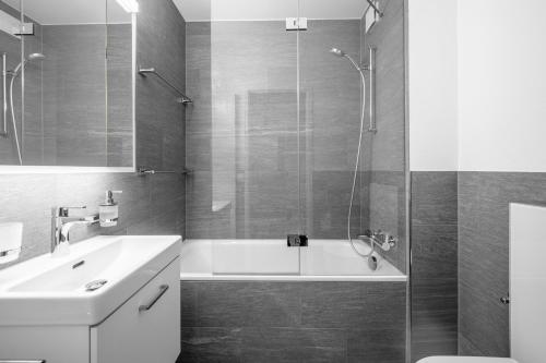 LAAX Homes - Val Signina 7-1 - Apartment - Laax