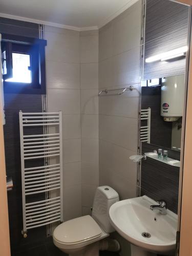 Family Hotel Arbanashka Sreshta - image 14