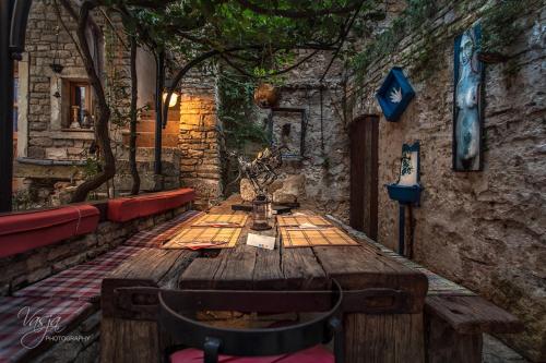 Kamene Price rooms, music and food in Bale