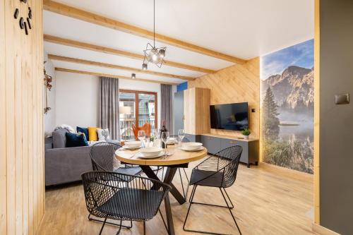 ザコパネ Premium Apartments Salwatorianska Mountain View Zakopane by Renters Prestige 4つ星 ゲストハウス スイート